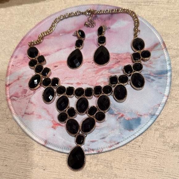 Cache Jewelry - Cache Black and Gold Necklace and Earring Set